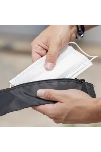 Hot sale China Customize Logo Portable Foldable Facemask Box Clip Case Pouch Keeper Holder Mask Storage Bag