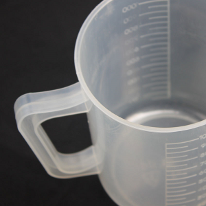 HH-0203 Custom plastic measuring cup